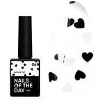 Top hybrydowy NAILSOFTHEDAY Kupidon top 06 z czarnymi i holograficznymi serduszkami bez lepkiej warstwy 10 ml