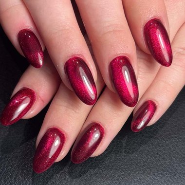 Manicure kocie oko (czerwony)