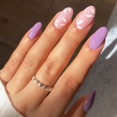 Wiosenny manicure (fioletowy róż)