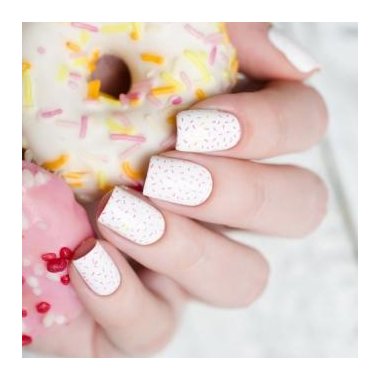 Manicure letni (biały z wzorem)