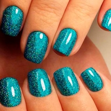 Turquoise manicure (Shiny)