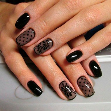 Polka dot manicure (Solid color)