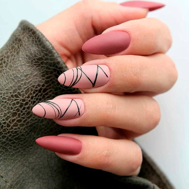 Minimalist manicure (Cobweb)