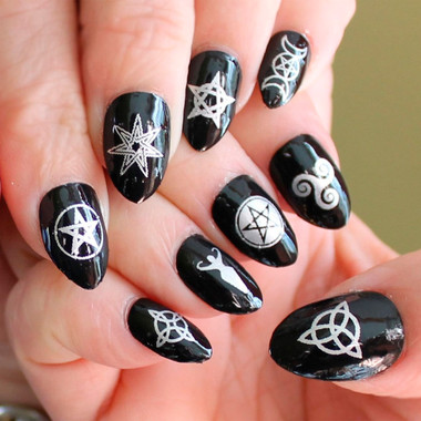 Manicure na Halloween (Symbol Okultystyczny)
