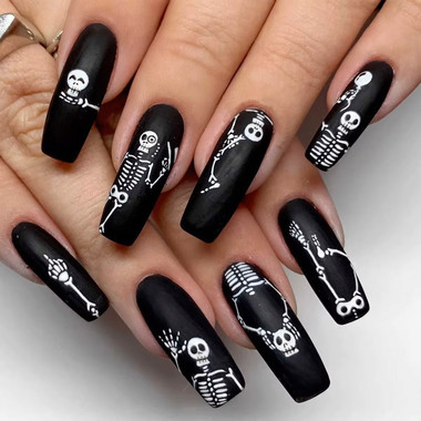 Manicure na Halloween (Czarno-biały)