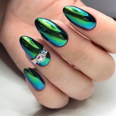 Fashionable Manicure 2025 (Green Chrome)