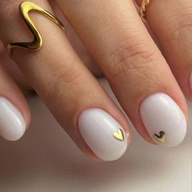 Milk manicure