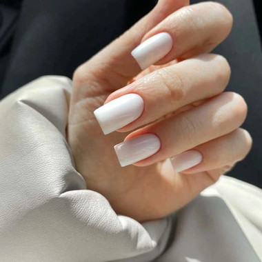 Manicure mleczny