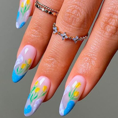 Delicate hybrid nails