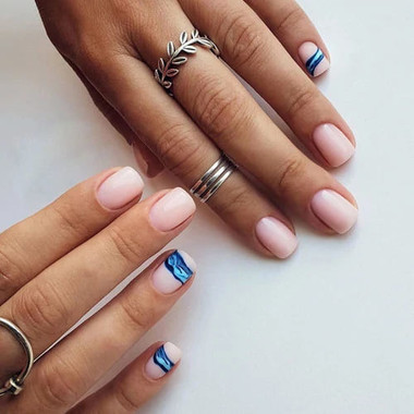 Delikatny manicure