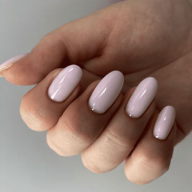 Owalny manicure (jasnoróżowy)
