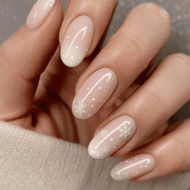 Owalny manicure (ze śnieżynkami)