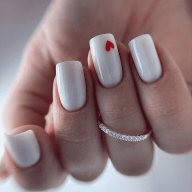 Szybki manicure (z serduszkiem)