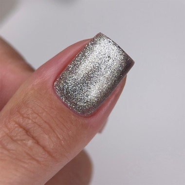 Lakier hybrydowy NAILSOFTHEDAY Cat Eye Gel Polish 01 srebrno-szary 6 ml - Фото №3