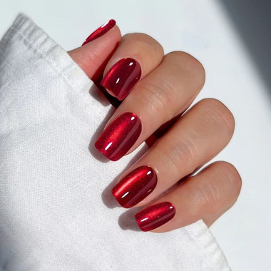 Red Cat Eye Manicure