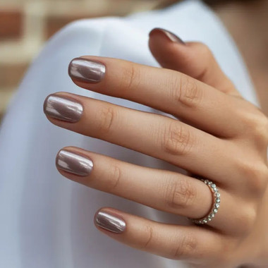 Chromowany manicure różowe złoto