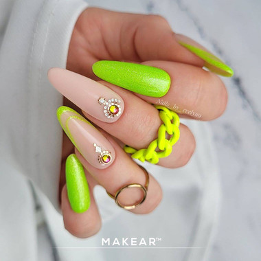 SALE Lakier hybrydowy MAKEAR Neon Glitter NG01 neonowy jasnozielony z brokatem 8 ml - Фото №3