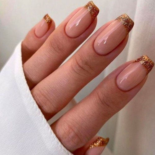 Manicure 2024 (golden french)