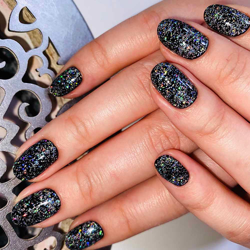 Czarny manicure (kolorowy brokat)