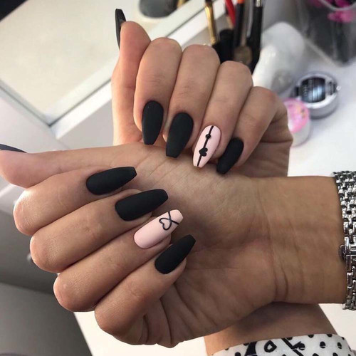 Czarny manicure (z nudowym)