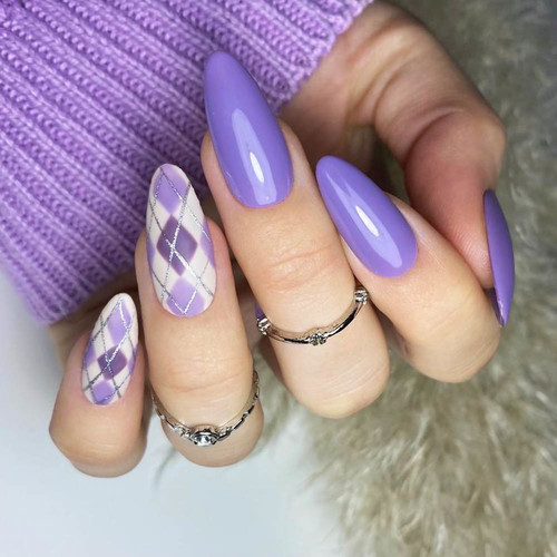 Spring manicure (purple with geometric pattern)