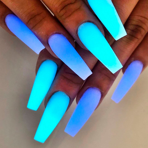 Неоновый маникюр (синий)