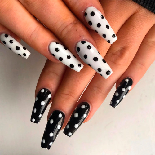 Polka dot manicure (For long nails)
