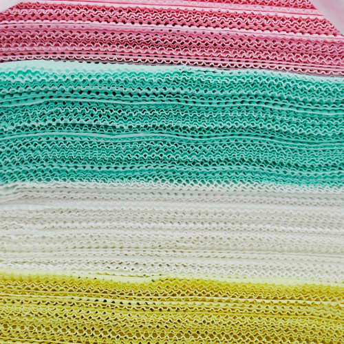 Maty papierowe do manicure TUFI profi PREMIUM jednorazowe laminowane odporne na wilgoć mix 40x32 cm 50 szt. (0304426) - Фото №2