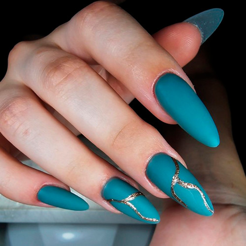 Nail Trends - December 2024 (Metallic Accent)