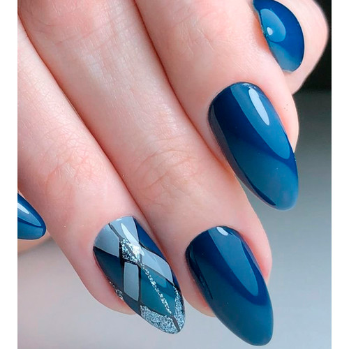 Winter Manicure 2025 (Geometric Designs)