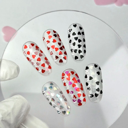 Top hybrydowy NAILSOFTHEDAY Kupidon top 04 z holographicznymi serduszkami bez lepkiej warstwy 10 ml - Фото №4