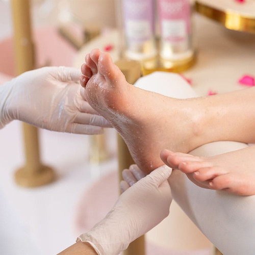 Wygładzający peeling solno-cukrowy do stóp PHARM FOOT Foot Scraper 200 g - Фото №3