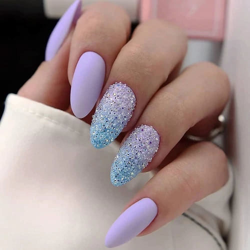 Delicate hybrid nails