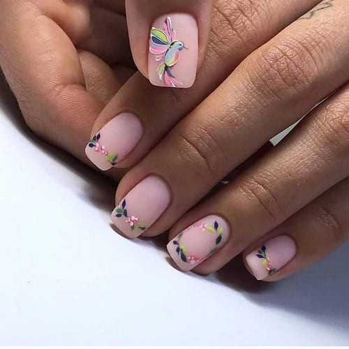 Delicate hybrid nails