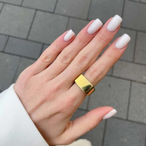Manicure mleczny