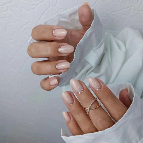 Manicure mleczny