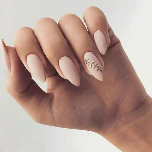 Delicate hybrid nails