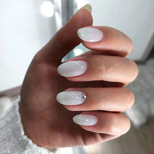 Manicure mleczny