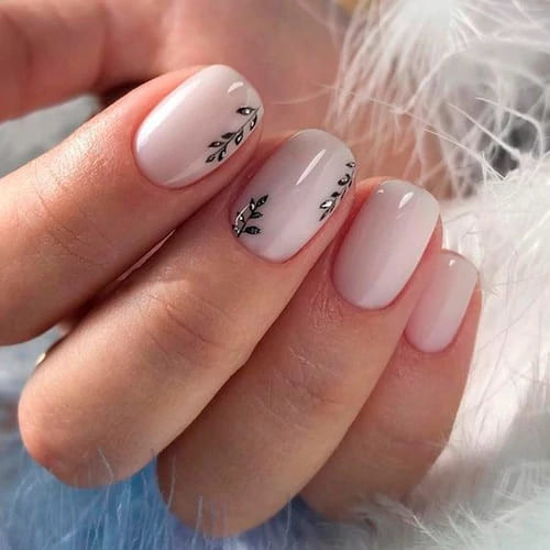 Manicure mleczny