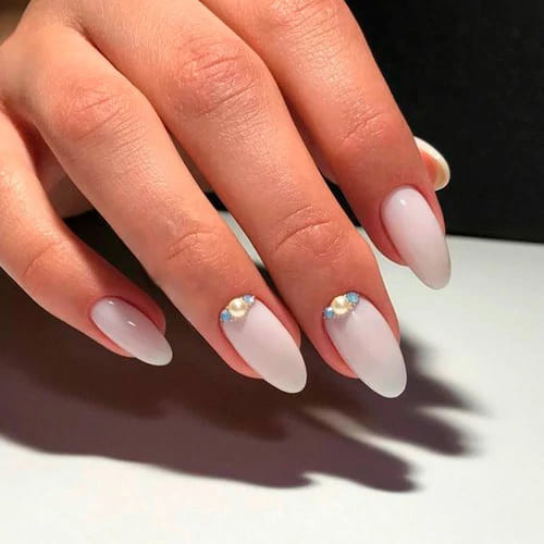 Manicure mleczny