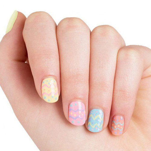 Świąteczny manicure na Wielkanoc na krótkie paznokcie