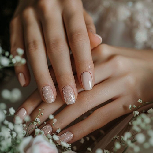 Świąteczny manicure ślubny