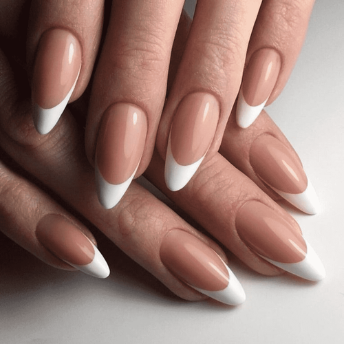 Migdalmowy manicure (french)