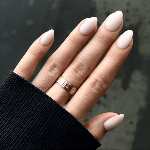 Migdalmowy manicure (krótkie paznokcie)
