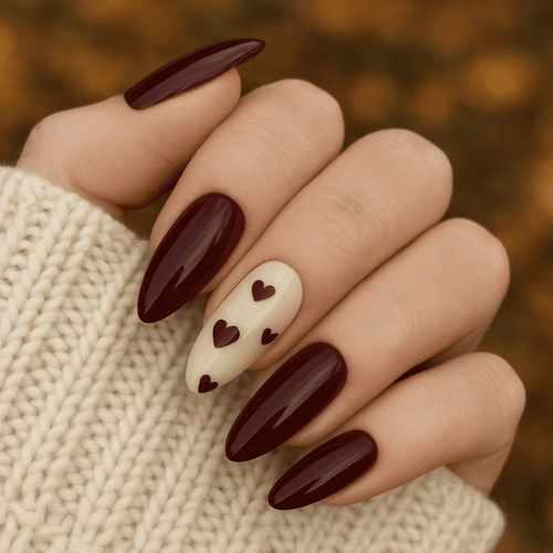 Ciemnoczerwony manicure (migdał)