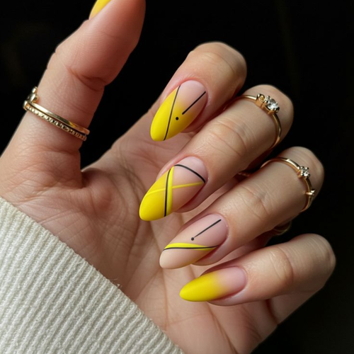 Geometric patterns on nails