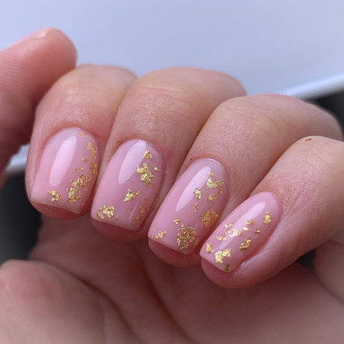 Pink nails with gold