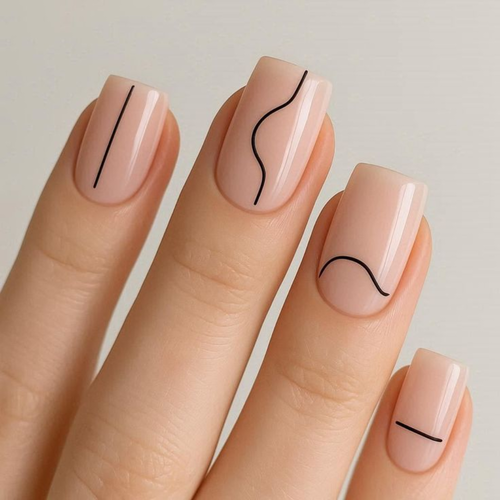 Minimalist manicure
