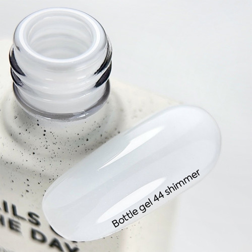 Żel przedłużający NAILSOFTHEDAY Bottle gel 44 biały z połyskiem 10 ml - Фото №3