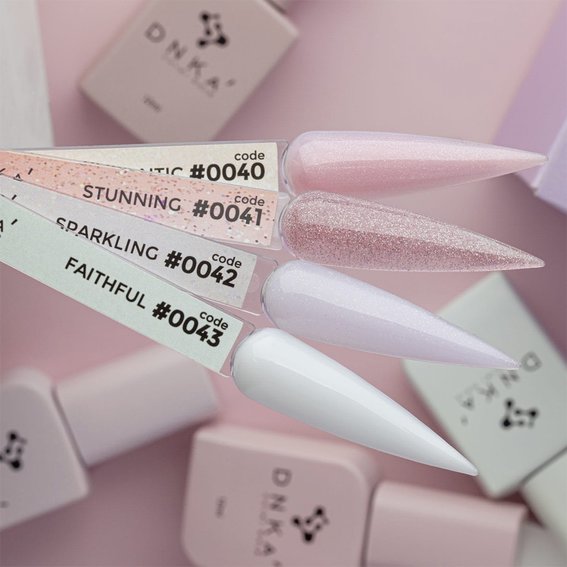 База для ногтей DNKa Cover Base №0042 Sparkling холодный молочно-розовый с блестками опал 30 мл (DNKA0042-30) - Фото №2